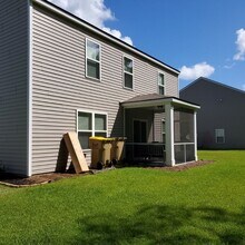 121 Tupelo Way in Guyton, GA - Building Photo - Building Photo