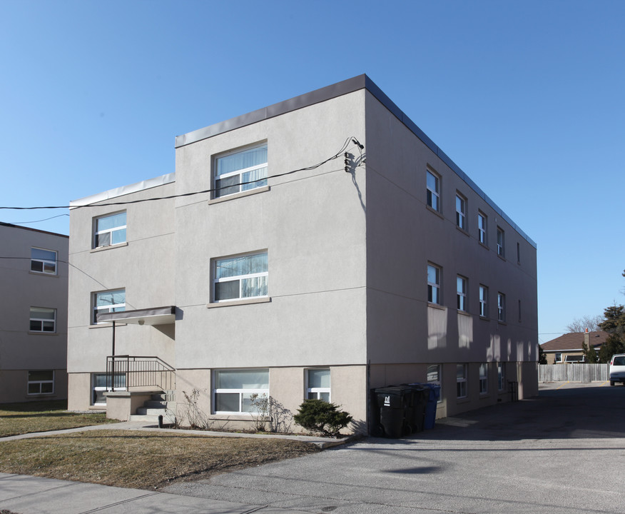 2428 Keele St in Toronto, ON - Building Photo