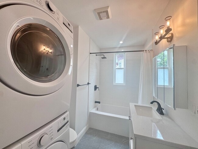 36 Brookledge St, Unit 2R in Boston, MA - Building Photo - Building Photo