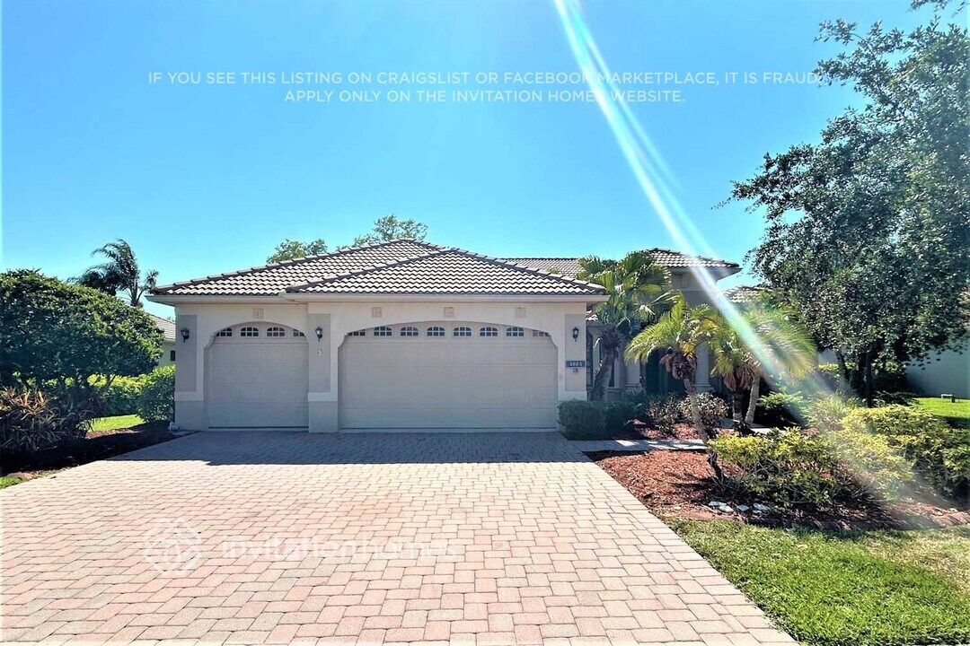 4684 Tuscana Dr in Sarasota, FL - Building Photo