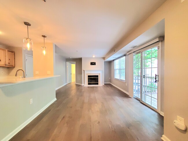 9709 Lake Point Ct, Unit 202 in Upper Marlboro, MD - Building Photo - Building Photo
