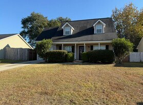 121 Danville Dr in Leesburg, GA - Building Photo