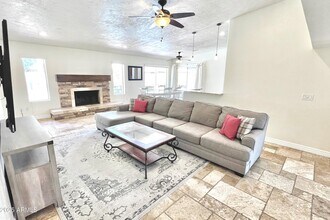 228 E Angela Dr in Phoenix, AZ - Building Photo - Building Photo