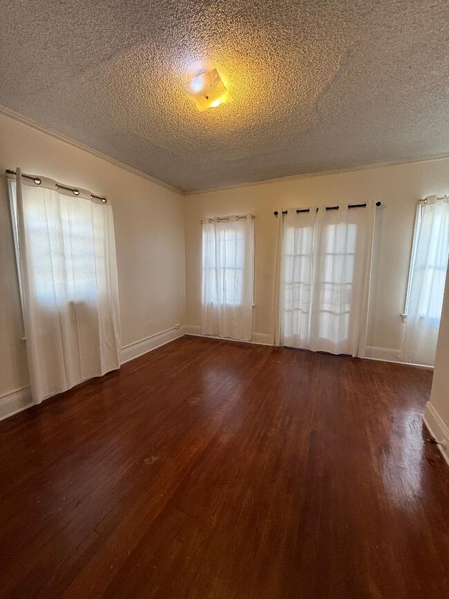 1832 N Van Ness Ave, Unit 1