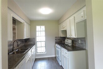 7215 Haverton Dr in Houston, TX - Building Photo - Building Photo