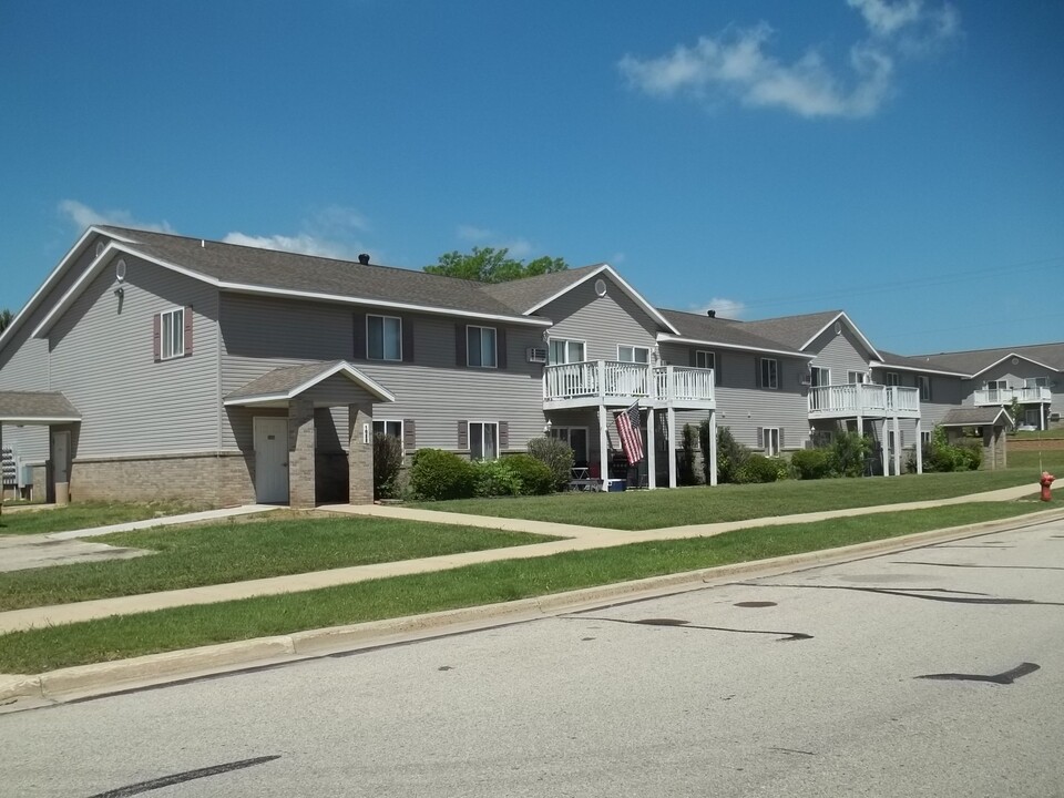 Cranberry Crossing in Tomah, WI - Building Photo