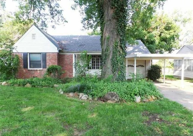 property at 2220 S Indianapolis Ave
