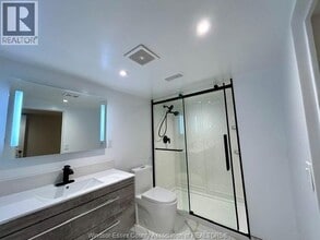 1376 St Luke Rd in Windsor, ON - Building Photo - Building Photo