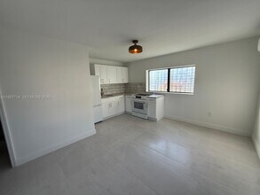 525 SW 22nd Ave in Miami, FL - Building Photo - Building Photo