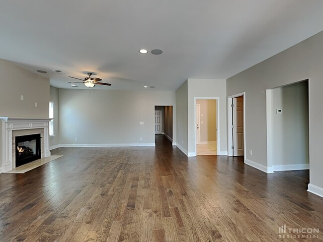 1111 Westgate Dr in Gallatin, TN - Building Photo - Building Photo