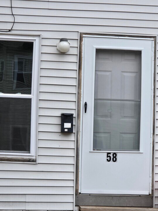 56-58 Worcester St in Nashua, NH - Building Photo
