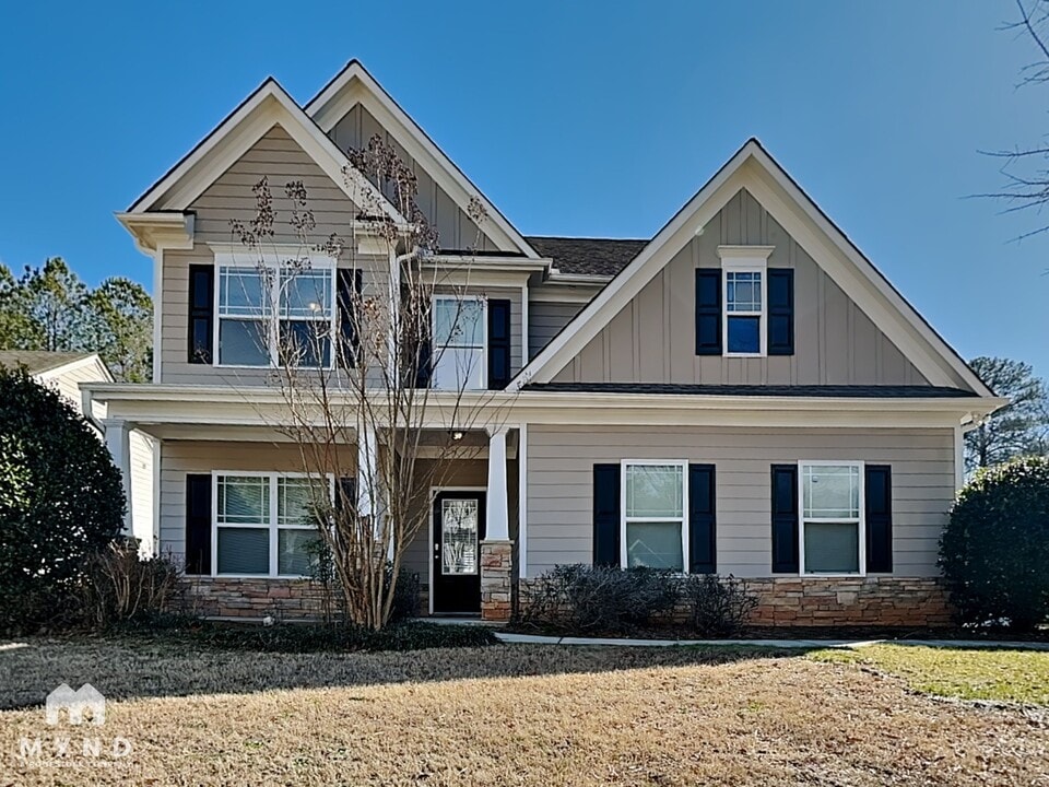 2250 Village Green Dr in Fairburn, GA - Building Photo