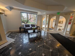 1933 Commonwealth Ave, Unit 407 in Boston, MA - Building Photo - Building Photo