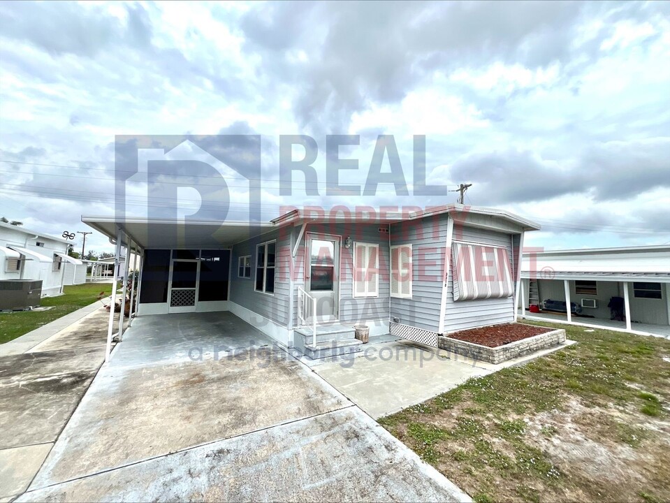 3310 Barbara Dr in Ellenton, FL - Building Photo