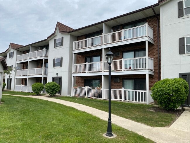 185 N Gregory St in Aurora, IL - Building Photo - Building Photo