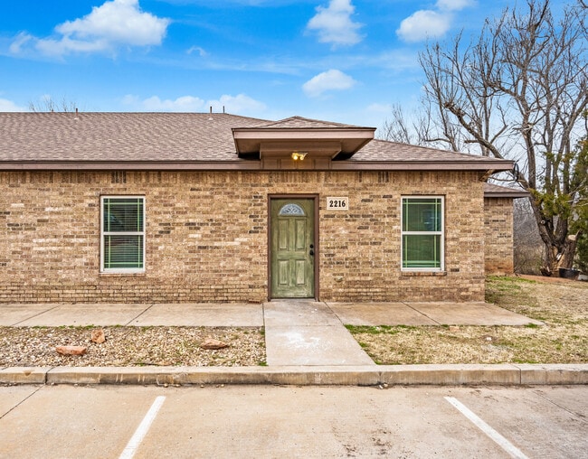 property at 2216 W Utah Ave