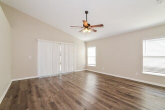 4085 Waltham Forest Dr, Unit 0521 in Tavares, FL - Foto de edificio - Building Photo