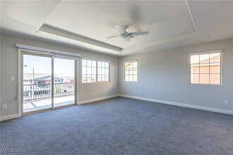 213 Amber Bluff St in Henderson, NV - Foto de edificio - Building Photo