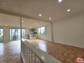 126 Croft Ave in Los Angeles, CA - Building Photo - Building Photo