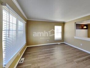 512 Water Wheel Ln in Stansbury Park, UT - Building Photo - Building Photo