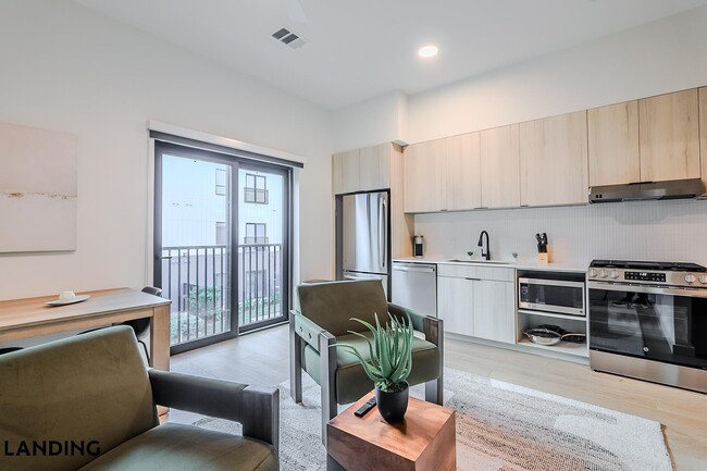 2623 Keene St, Unit 530 in Houston, TX - Building Photo - Building Photo