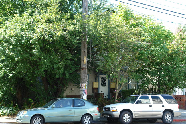 2302-2310 Dwight Way in Berkeley, CA - Foto de edificio - Building Photo