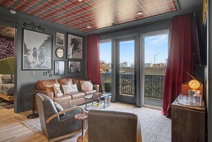 245 Hermitage Ave in Nashville, TN - Building Photo