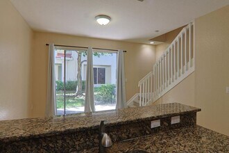 21211 NW 14th Pl in Miami Gardens, FL - Building Photo - Building Photo