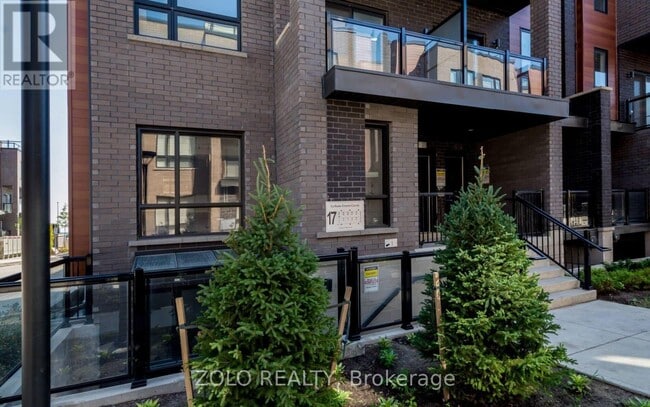 property at 17 Lytham Grn Cir