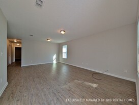 8259 Nussbaum Dr in Jacksonville, FL - Building Photo - Building Photo