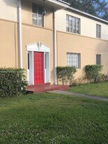 618 Santander Ave in Coral Gables, FL - Building Photo