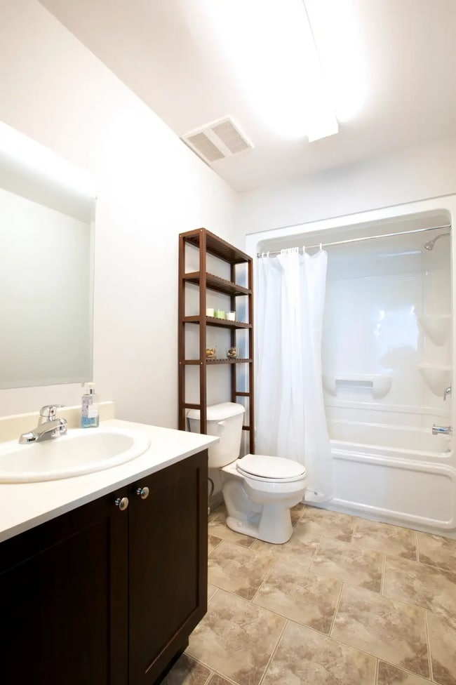 275 Larch St in Waterloo, ON - Building Photo - Building Photo