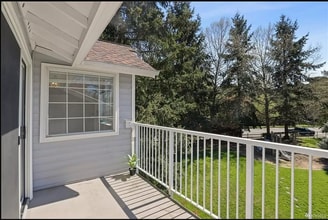 7453 Newcastle Golf Club Rd, Unit B302 in Newcastle, WA - Building Photo - Building Photo