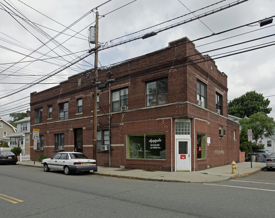 61-65 Montgomery St in Bloomfield, NJ - Building Photo