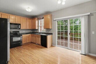 41785 Mitchell Rd in Novi, MI - Building Photo - Building Photo