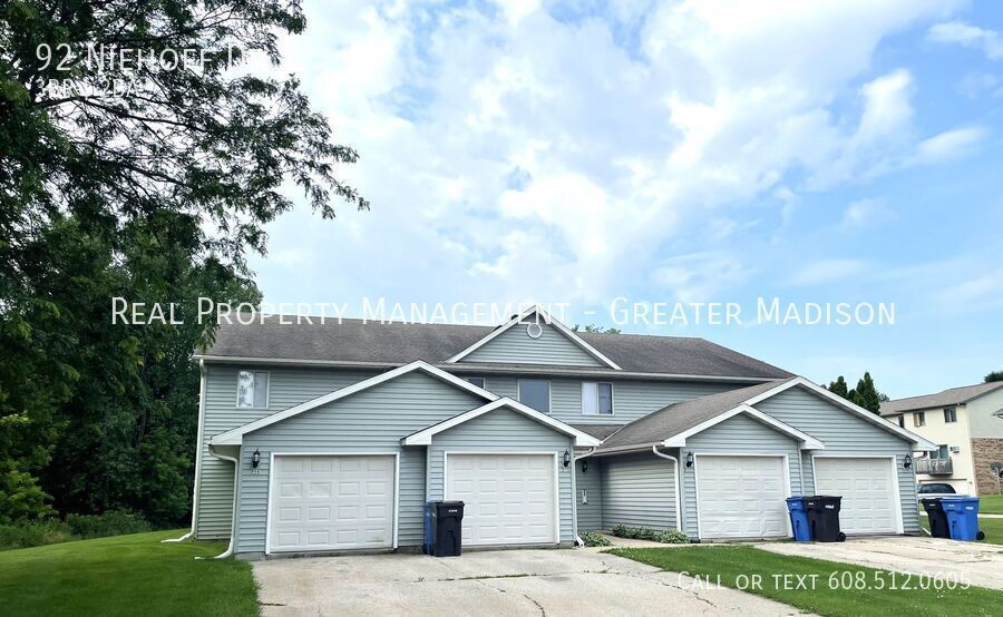 92 Niehoff Dr in Fall River, WI - Building Photo