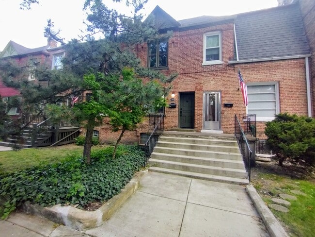 11418 S St Lawrence Ave in Chicago, IL - Building Photo - Building Photo