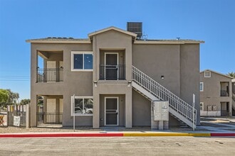 7010 N 80th Ave, Unit 2 BEDS 1 BATH in Glendale, AZ - Building Photo - Building Photo