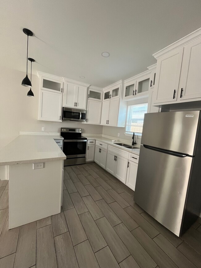 1630 Playa Dr, Unit 4