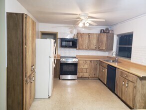 1716 Scott St in Clearwater, FL - Foto de edificio - Building Photo