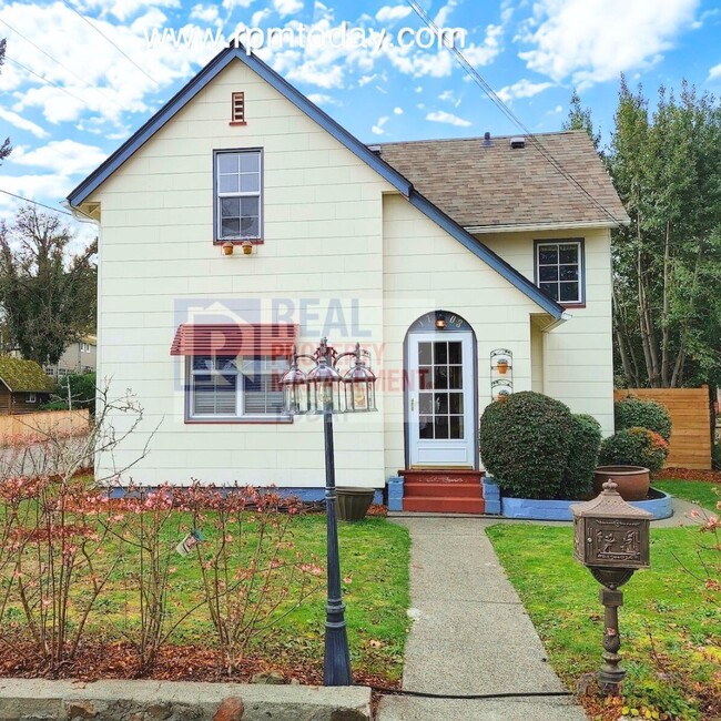 property at 1703 Park Ave
