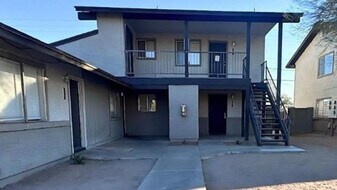 725 W 1st Ave in Mesa, AZ - Building Photo