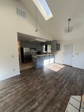 190 Aromas Rd, Unit A in Aromas, CA - Foto de edificio - Building Photo