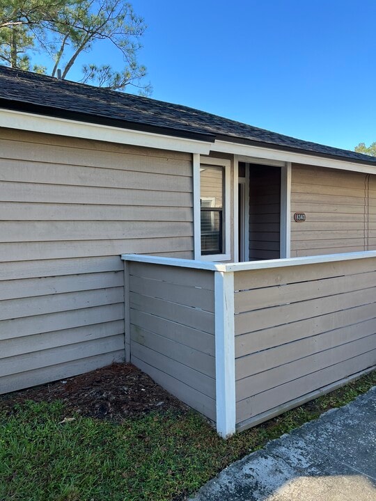 8340 Westover Ct in Jacksonville, FL - Foto de edificio