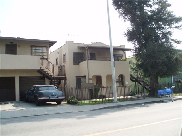 710 S Ferris Ave in Los Angeles, CA - Foto de edificio - Building Photo