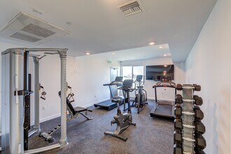 252 Hoover in Los Angeles, CA - Building Photo - Building Photo