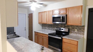 117 Jaimie Way in Del Rio, TX - Building Photo - Building Photo