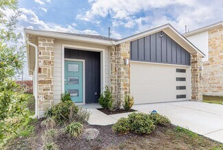 305 Fairfax Ave in San Marcos, TX - Building Photo - Building Photo