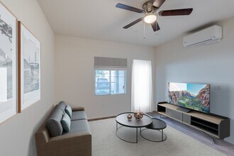 Villa Annette Apartment Homes in Moreno Valley, CA - Foto de edificio - Building Photo