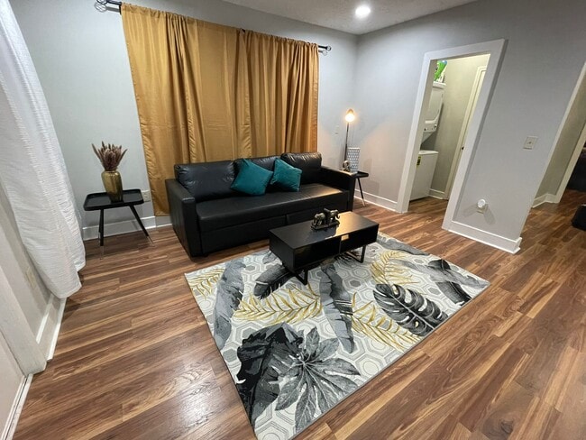 1158 Metropolitan Pky SW, Unit Apt 1